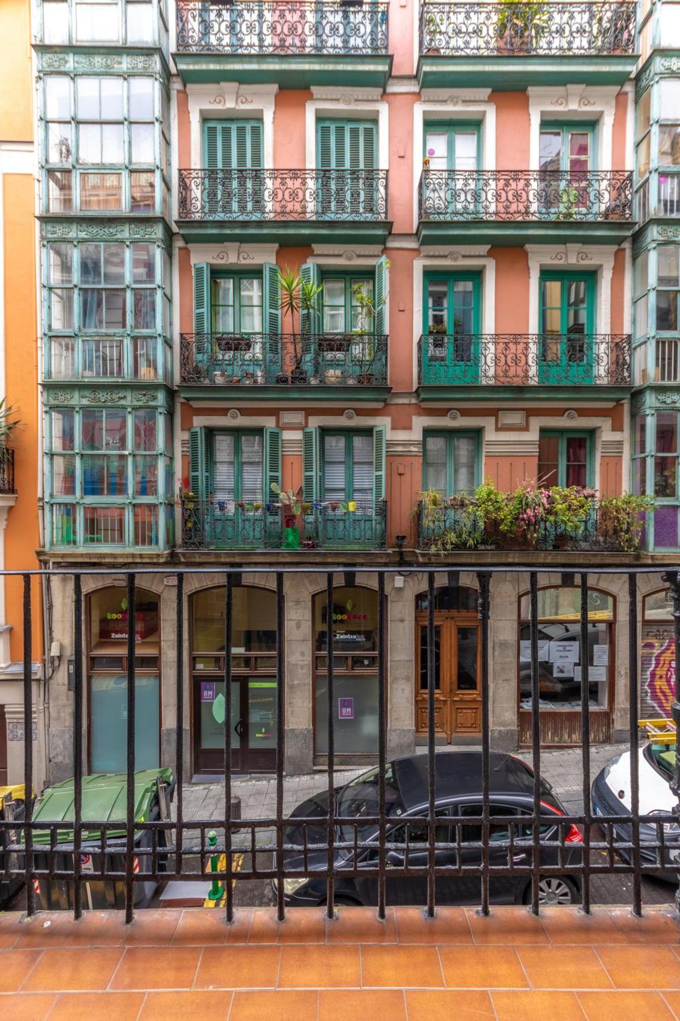 Encantador Apartamento En El Casco Antiguo De Bilbao Kültér fotó